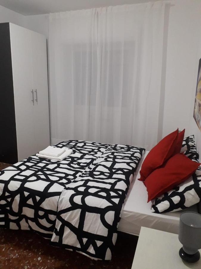 Centro Monti Tiburtini B&B Roma エクステリア 写真